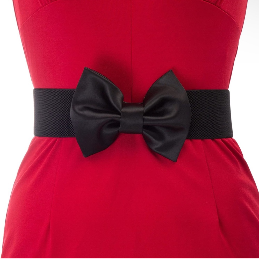 Small Woman’s Wide Bow Belt